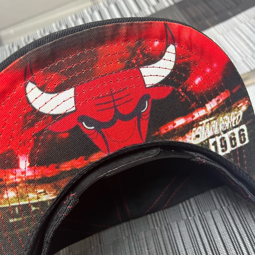 Bulls Hat - Picture 2 of 2